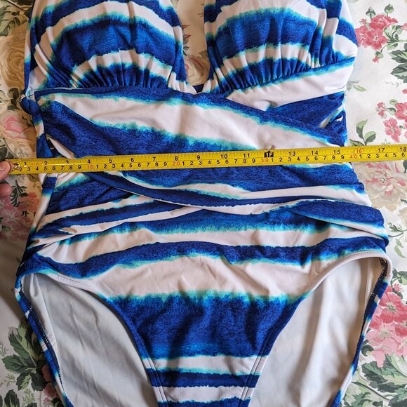 Sexy one-piece bathing suit 14 - Picture 6 of 9